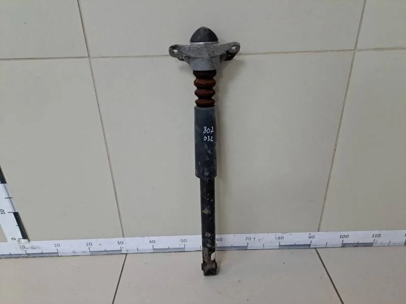 Амортизатор задний Volkswagen Jetta (5K) 2011>