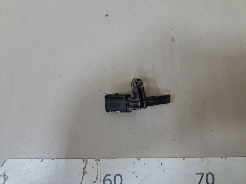 Датчик ABS задний левый Volkswagen Jetta (5K) 2011>