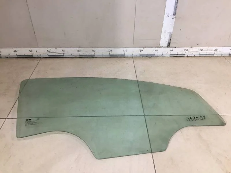 Стекло двери передней правой Chevrolet Aveo T300 2011>