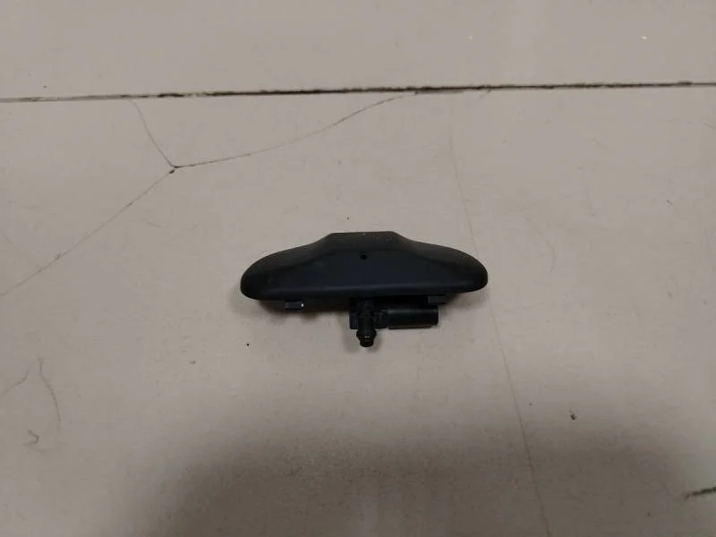 Форсунка омывателя лобового стекла Volkswagen Jetta (5K) 2011>