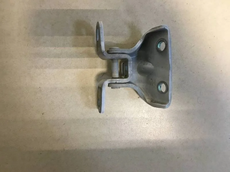 Петля двери передней правой нижняя Hyundai i30 (GD) 2012>