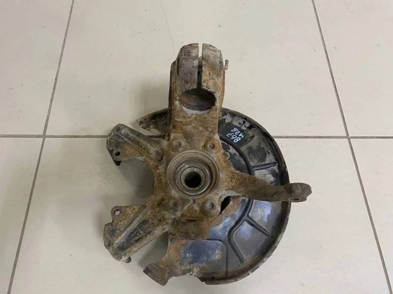 Кулак поворотный передний правый Volkswagen Jetta (5K) 2011>