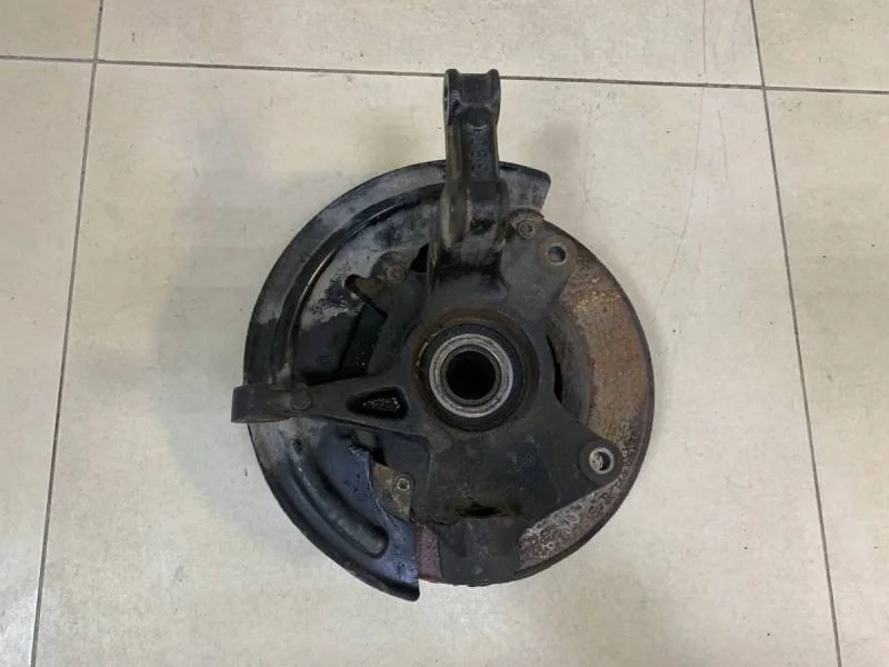 Кулак поворотный передний левый Renault Megane (3) 2009-2016