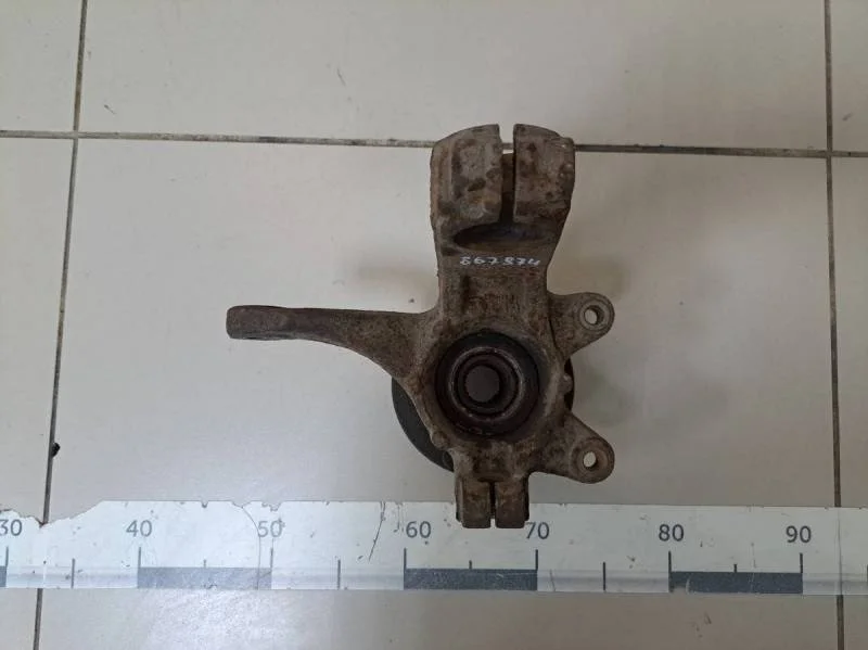 Кулак поворотный передний левый Ford Fusion (JU) 2002-2012