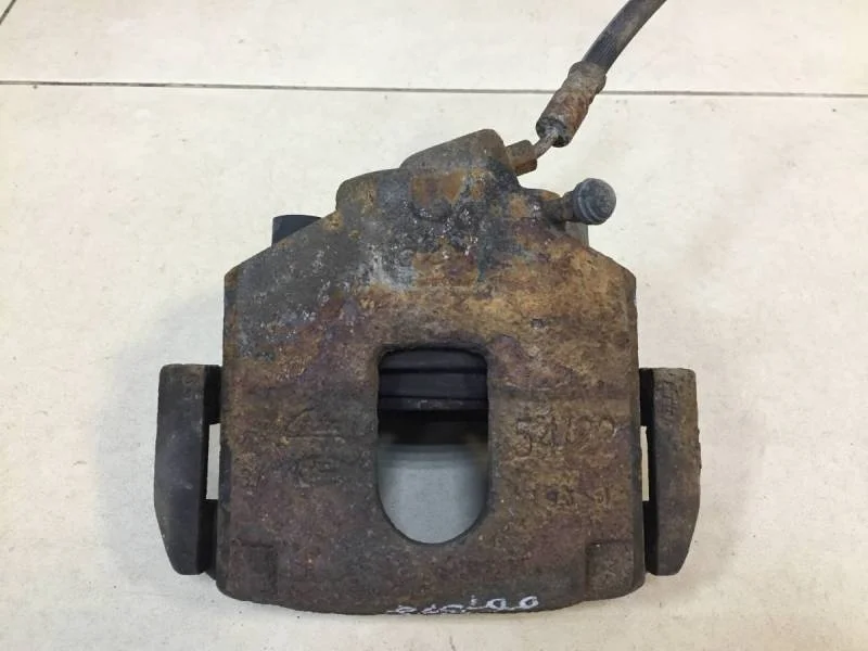 Суппорт передний левый Ford Puma 1997-2003