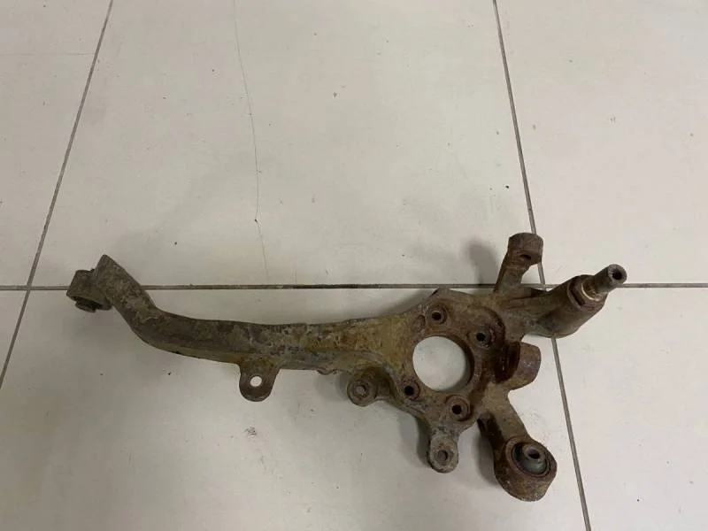 Кулак поворотный задний правый Hyundai Sonata 4 (EF,Tagaz) 2001-2012