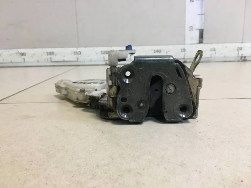 Замок двери передней левой Nissan Almera Classic (B10) 2006-2013