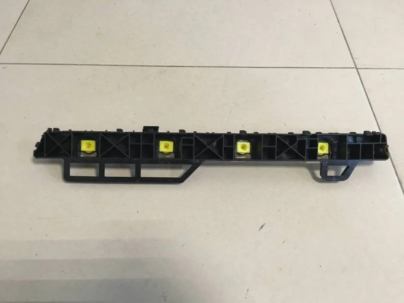 Кронштейн заднего бампера правый Kia Rio 4 (FB) 2017>