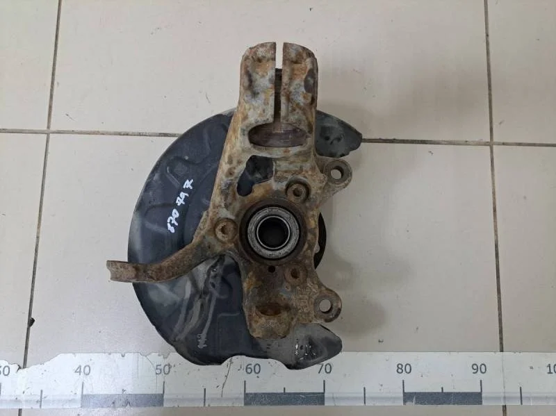 Кулак поворотный передний левый Skoda Octavia (A7) 2013>