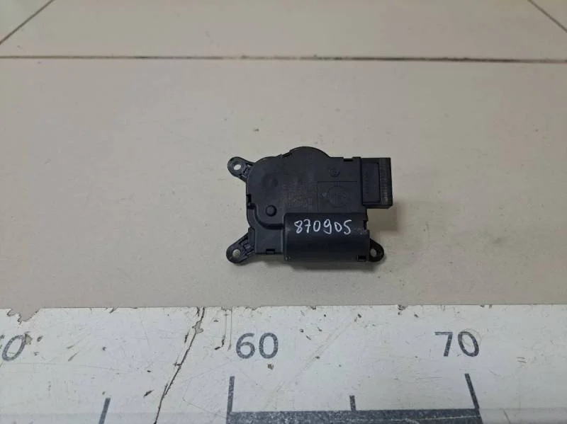 Моторчик заслонки печки Skoda Octavia (A7) 2013>