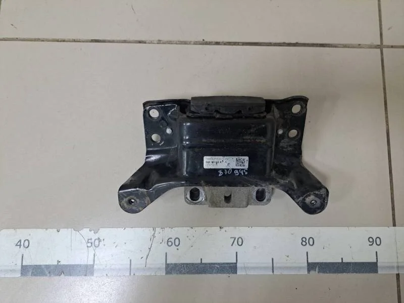 Опора КПП левая Skoda Octavia (A7) 2013>