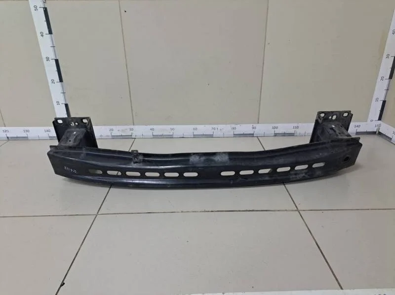 Усилитель переднего бампера Skoda Octavia (A7) 2013>