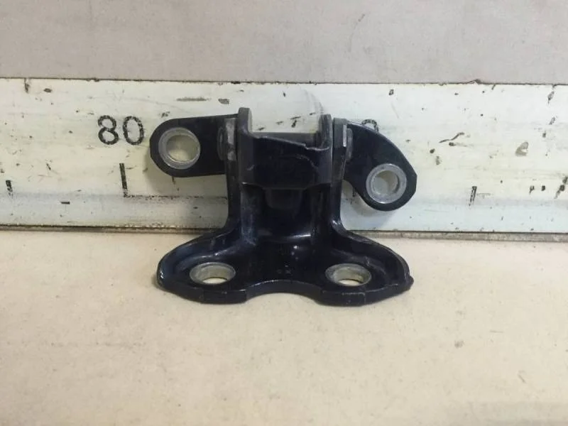 Петля двери задней правой верхняя Toyota Camry (V50) 2011-2017