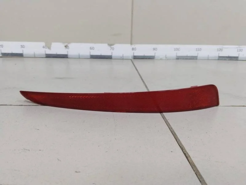 Отражатель в бампер задний левый Skoda Octavia (A7) 2013>