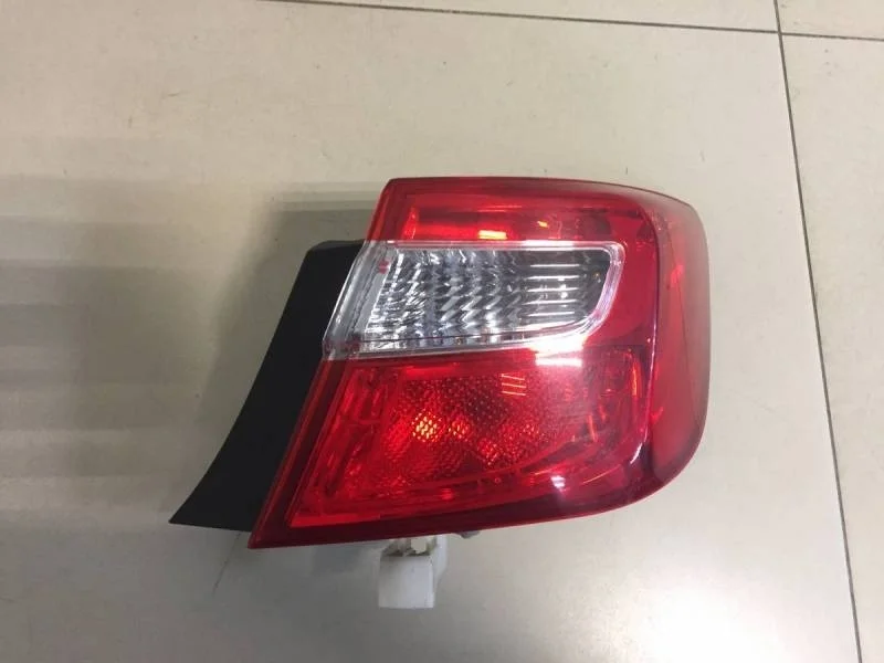 Фонарь задний наружный правый Toyota Camry (V50) 2011-2017