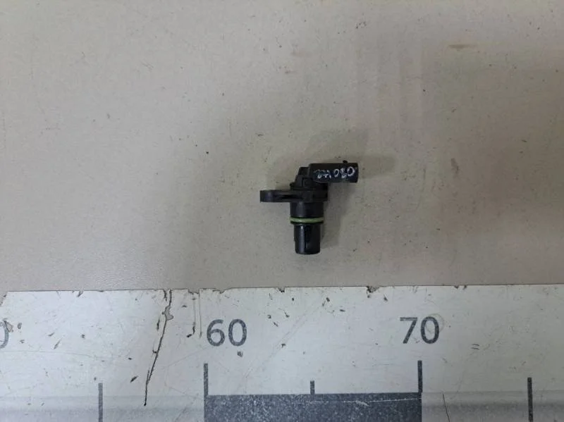 Датчик положения распредвала Skoda Octavia (A7) 2013>