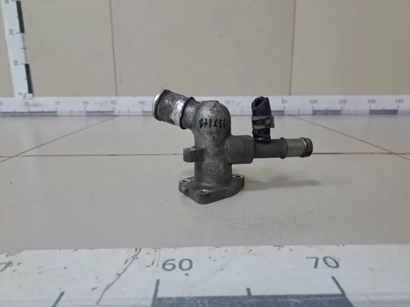 Фланец двигателя системы охлаждения Hyundai Solaris 2010-2017