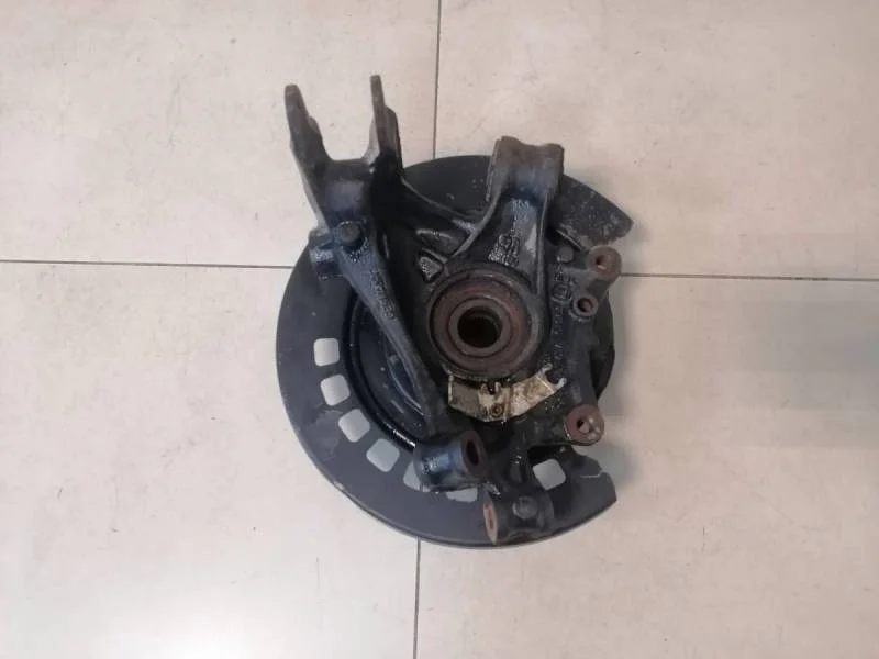 Кулак поворотный задний правый Porsche Cayenne 2003-2010