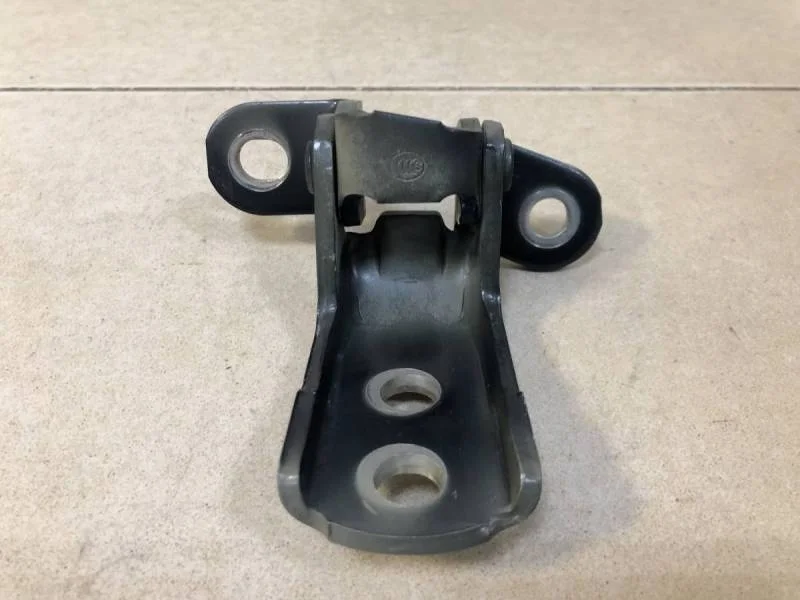 Петля двери передней правой верхняя Toyota Camry (V50) 2011-2017