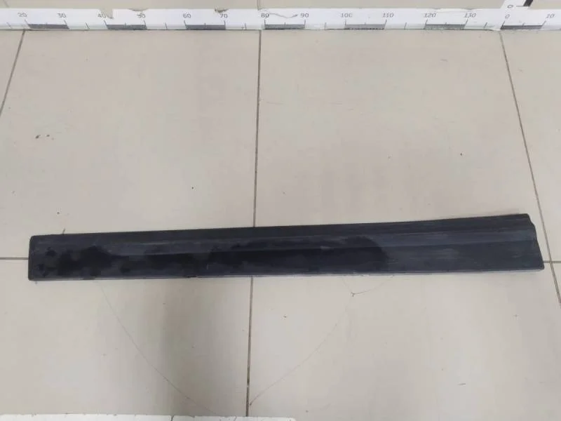 Накладка двери передней левой Kia Sorento (XM) 2009>