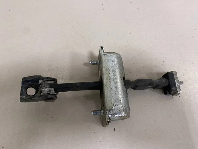 Ограничитель двери Opel Corsa (D) 2006-2015