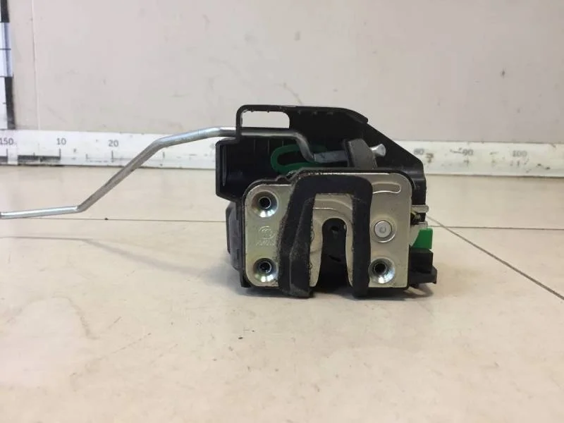 Замок двери передней правой Hyundai Solaris 2010-2017