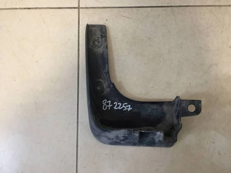 Брызговик передний левый Hyundai Solaris 2010-2017