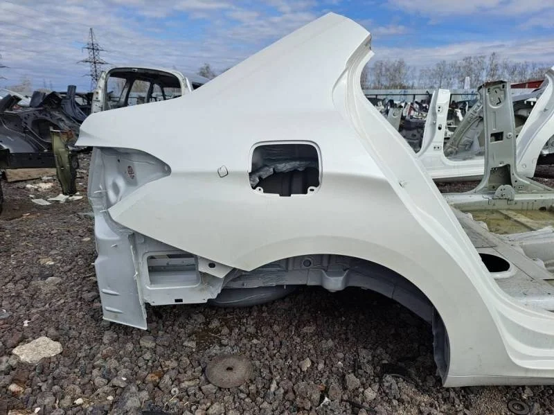 Крыло заднее правое Citroen C4 2011>