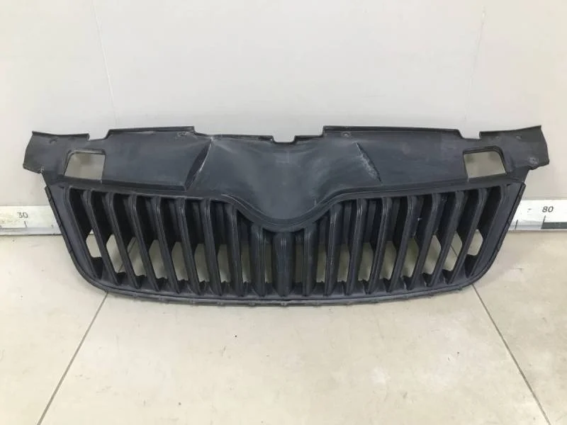Решетка радиатора Skoda Fabia (5J) 2007-2014