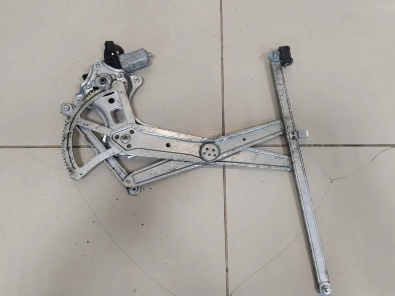 Стеклоподъемник электр. передний левый Toyota Land Cruiser Prado (J120) 2002-2009