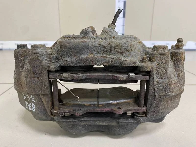 Суппорт передний правый Toyota Land Cruiser Prado (J120) 2002-2009