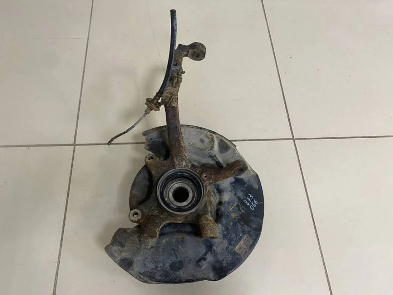 Кулак поворотный передний левый Toyota Land Cruiser Prado (J120) 2002-2009