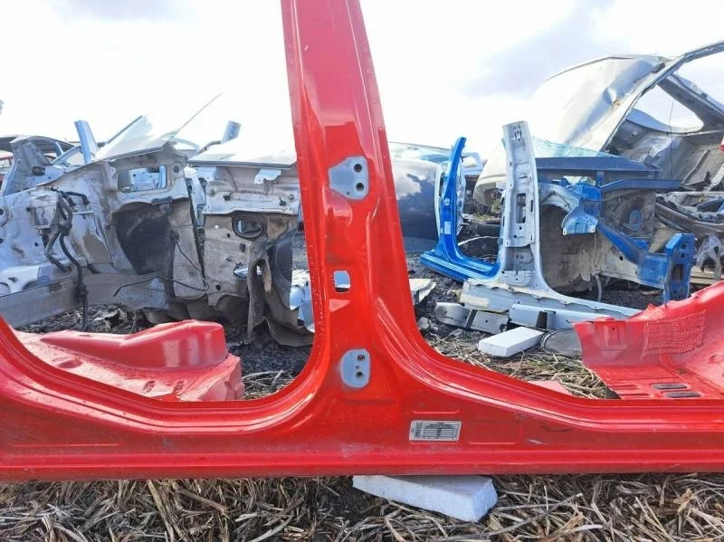 Порог со стойкой правый Ford Fusion (JU) 2002-2012