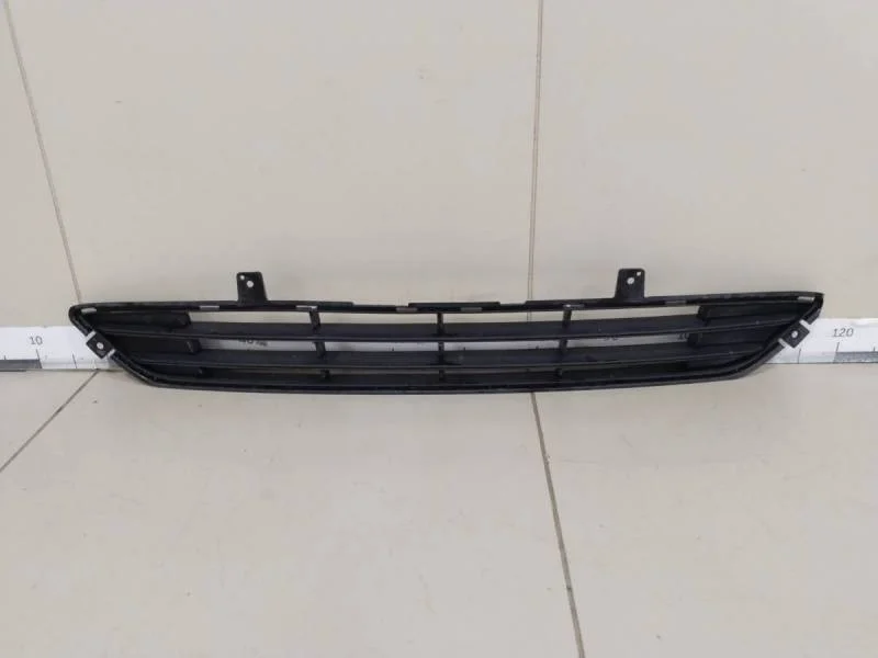 Решетка в бампер центральная Kia Optima 4 (JF) 2015>