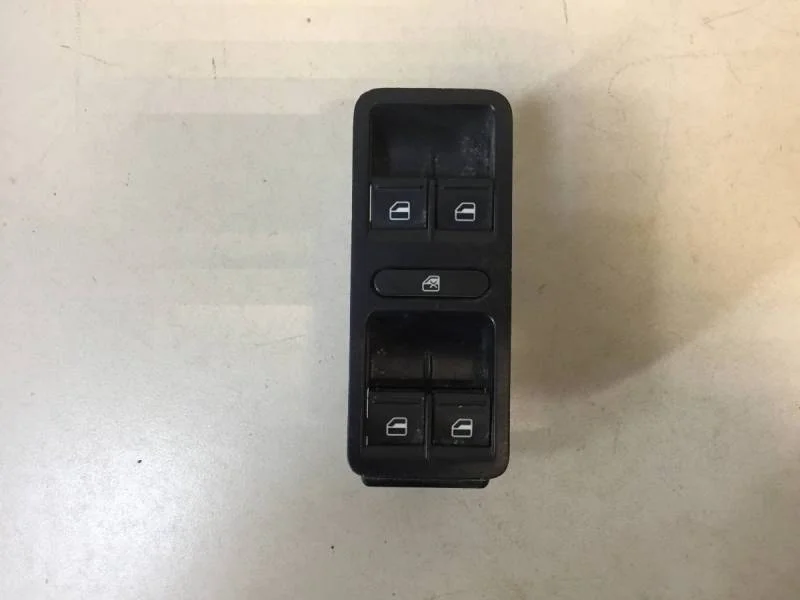 Блок управления стеклоподъемниками Volkswagen Jetta (5K) 2011>