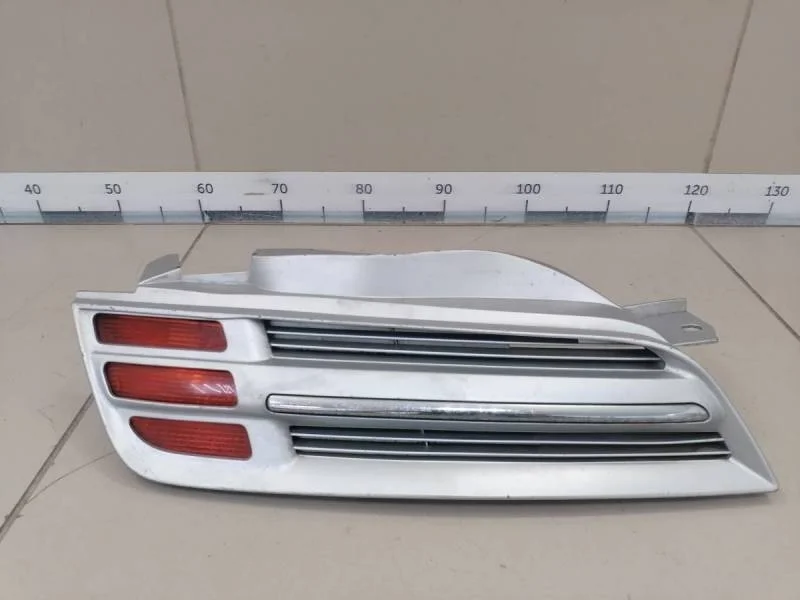 Решетка радиатора правая Nissan Micra (K12) 2002-2010