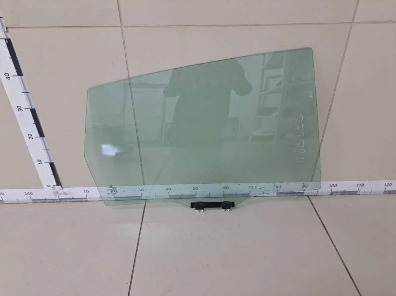 Стекло двери задней правой Honda CR-V 2007-2012