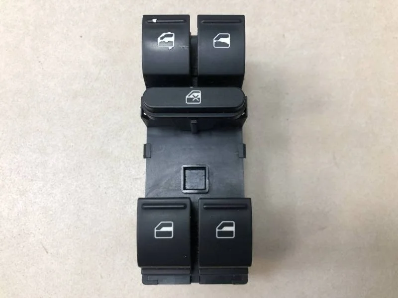 Блок управления стеклоподъемниками Volkswagen Tiguan (5N2) 2011-2016