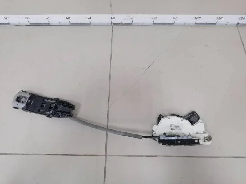 Замок двери передней левой Volkswagen Polo (Sed RUS) 2011>