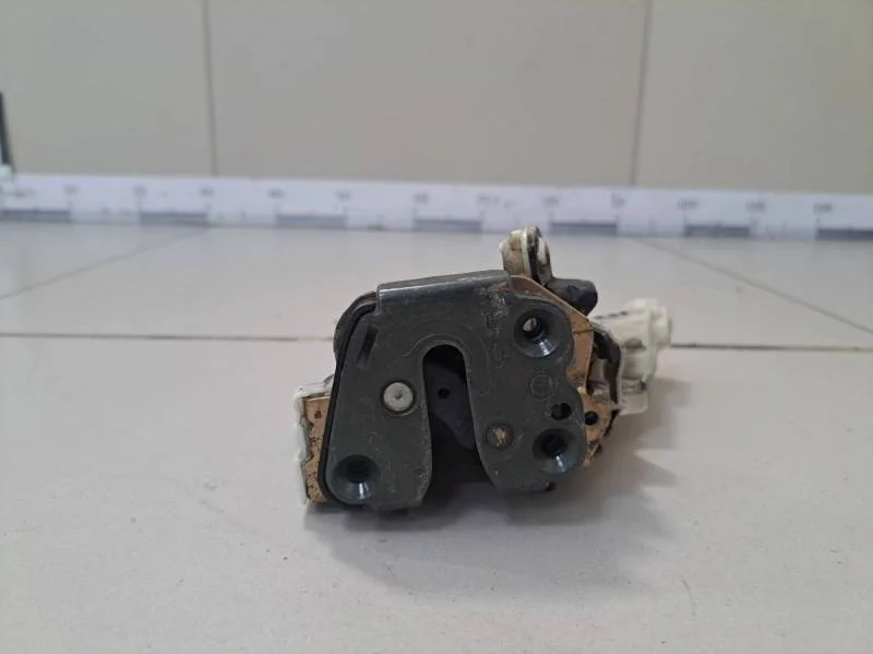 Замок двери задней правой Nissan Almera Classic (B10) 2006-2013