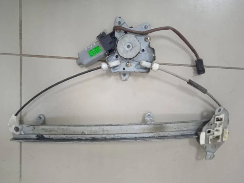 Стеклоподъемник электр. передний правый Nissan Almera Classic (B10) 2006-2013