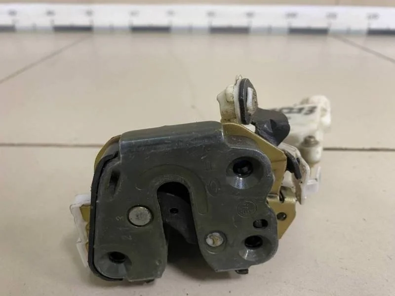 Замок двери задней правой Nissan Almera Classic (B10) 2006-2013