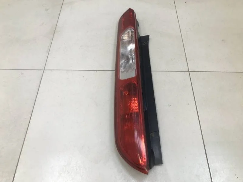 Фонарь задний левый Ford Focus 2 (DA) 2005-2008