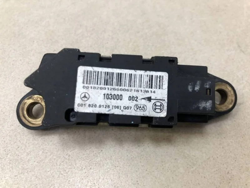 Датчик AIR BAG Mercedes-Benz CLS-Class (W219) 2004-2010