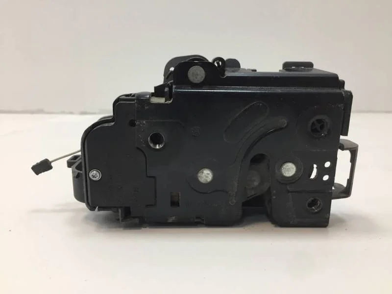 Замок двери задней правой Skoda Fabia (5J) 2007-2014