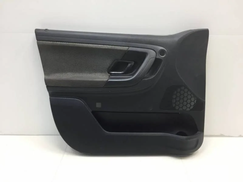 Обшивка двери передней левой Skoda Fabia (5J) 2007-2014