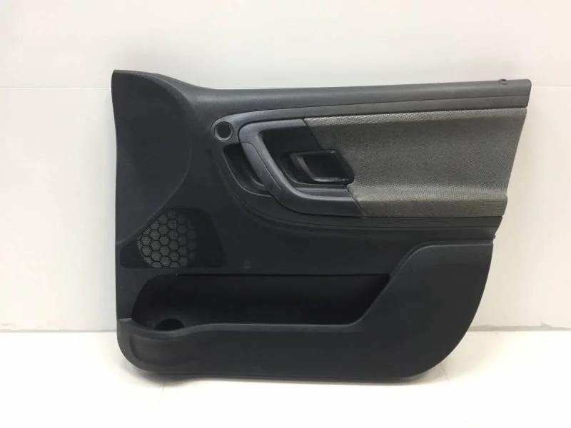 Обшивка двери передней правой Skoda Fabia (5J) 2007-2014