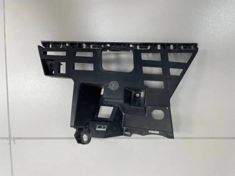 Кронштейн переднего бампера левый Skoda Fabia (5J) 2007-2014