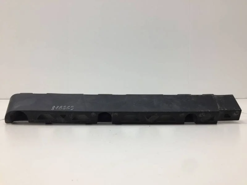 Направляющая заднего бампера правая Skoda Fabia (5J) 2007-2014