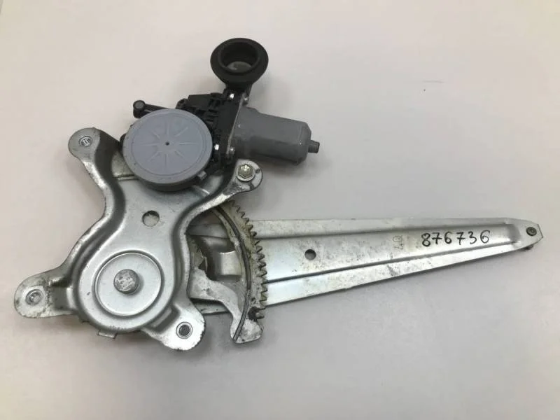 Стеклоподъемник электр. задний левый Toyota Highlander (U40) 2007-2013